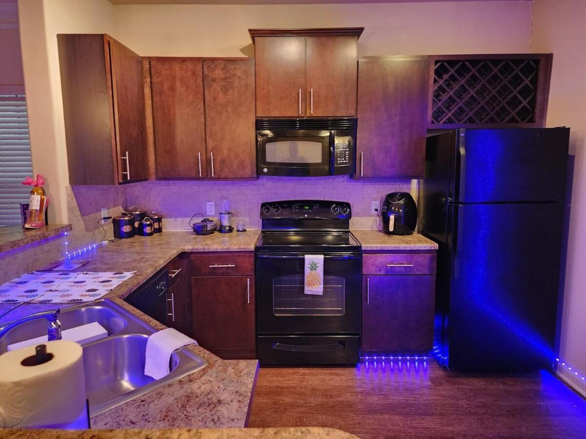 Two Couple Up - Adults Only! Instant Booking Let'S Play Charlotte Exterior photo